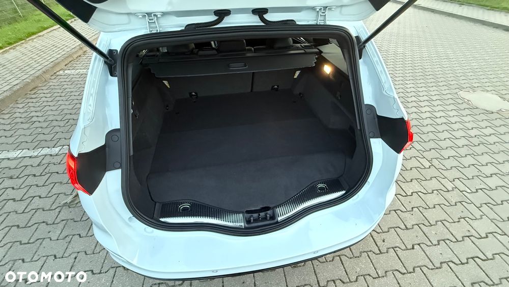 Ford Mondeo 2.0 Hybrid ST-Line X - 16