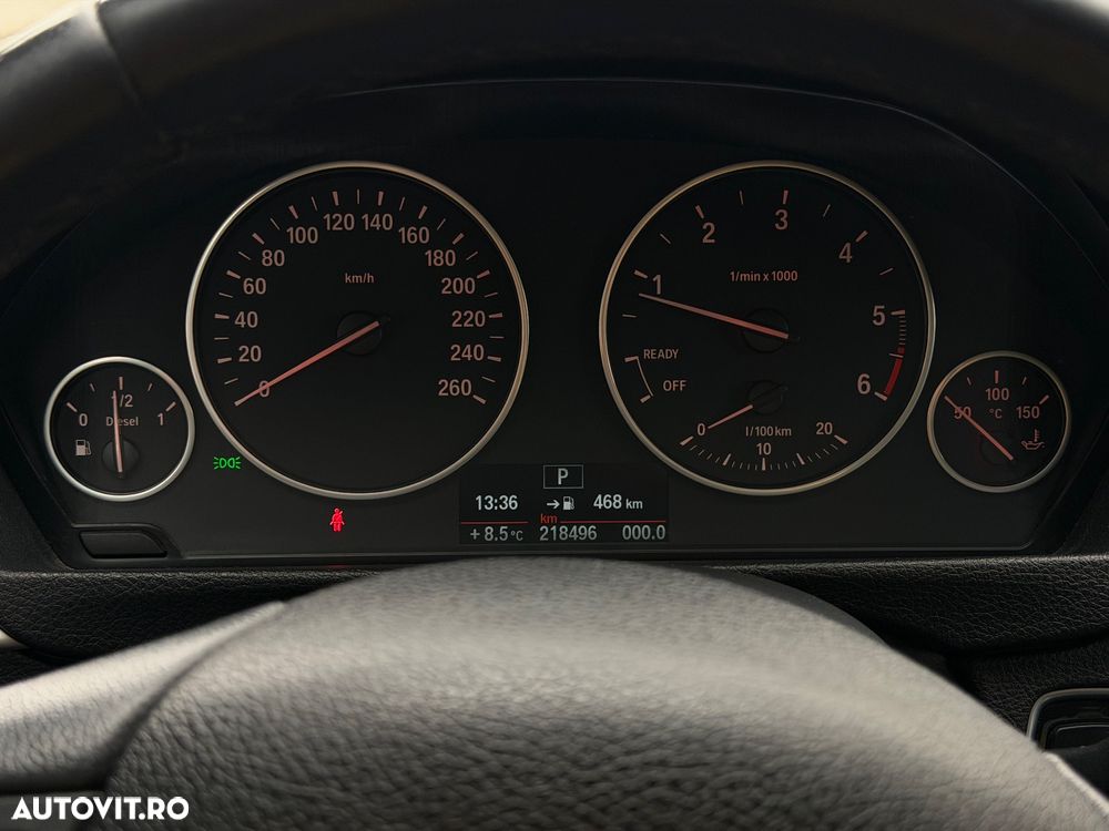 BMW Seria 3 318d Aut. - 32