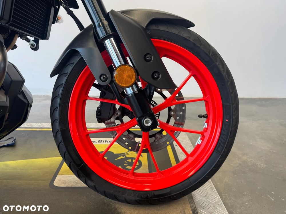 Yamaha MT - 8