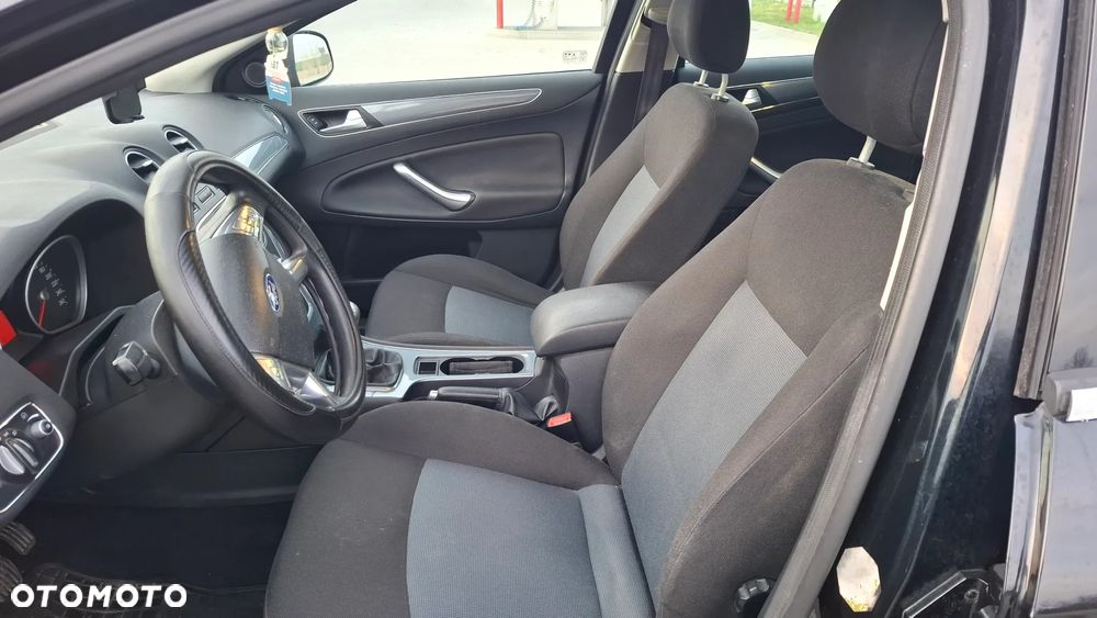 Ford Mondeo 2.0 TDCi Ghia - 10