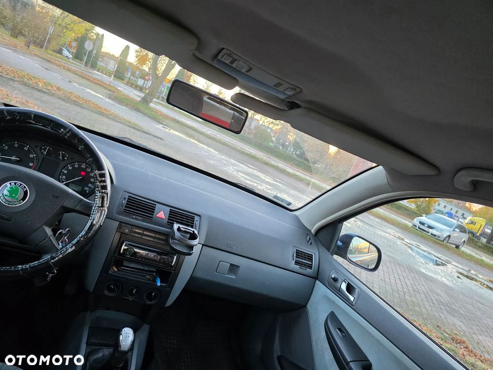 Skoda Fabia 1.4 16V Comfort - 12