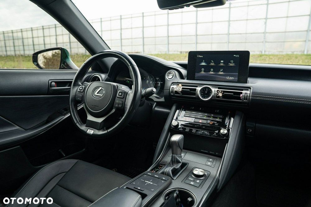 Lexus IS - 20