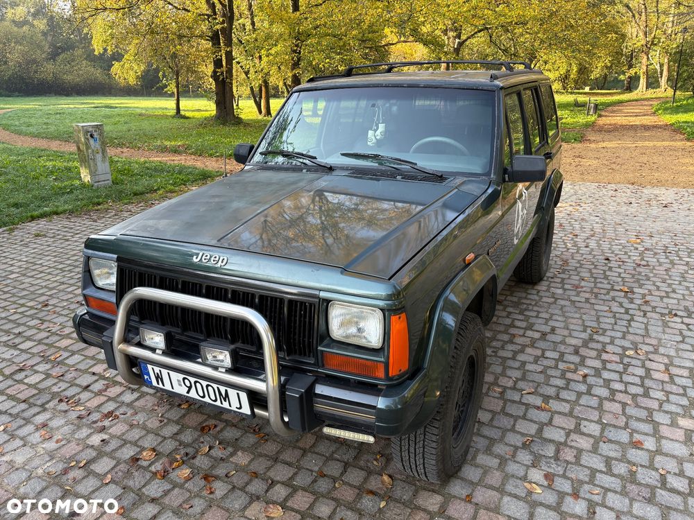Jeep Cherokee - 11