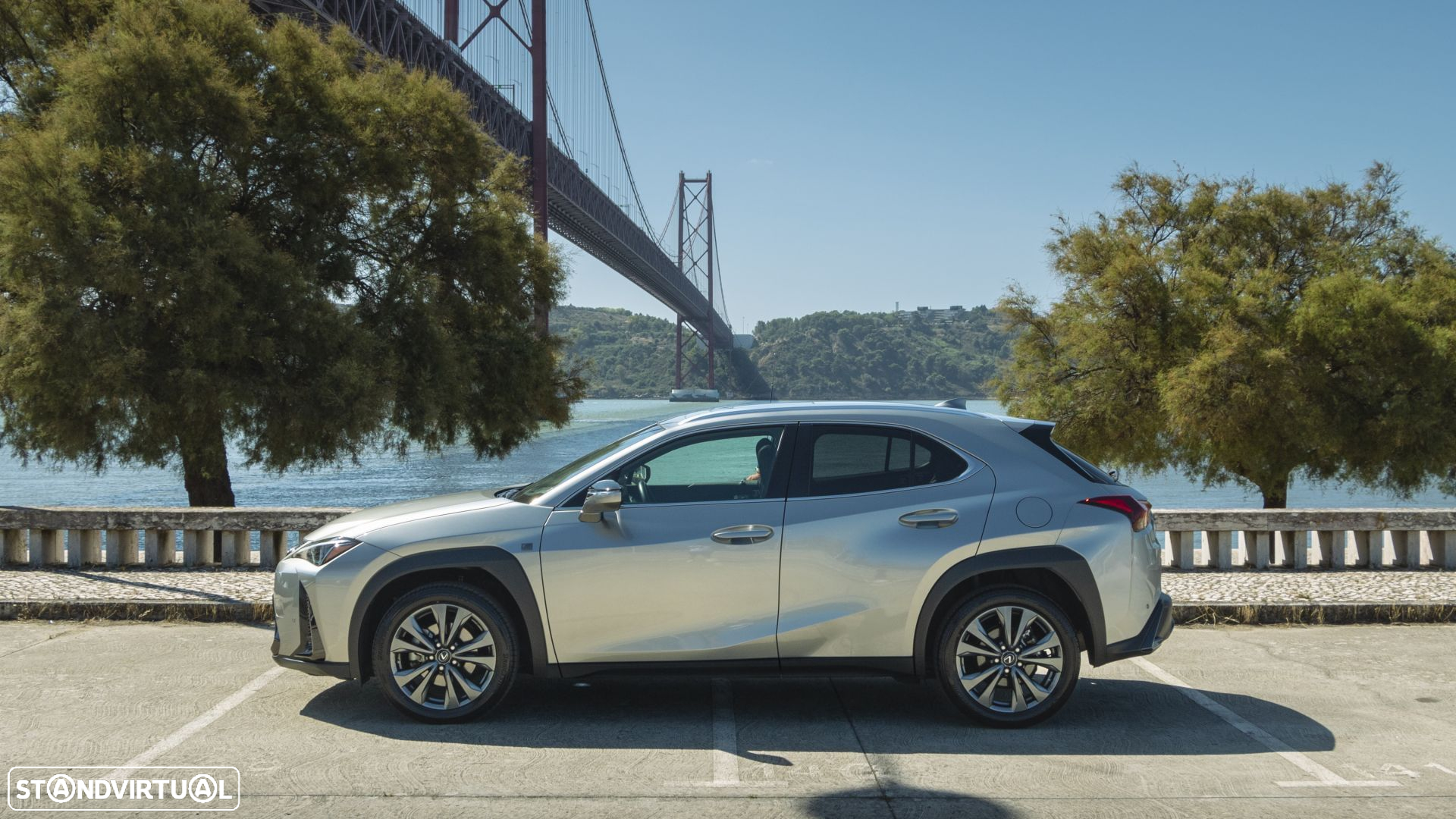 Lexus UX 250h Sport (Ecrã 12.3) - 8