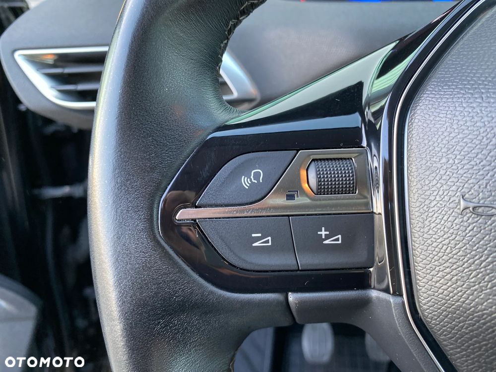 Peugeot 3008 1.5 BlueHDi Active S&S - 24