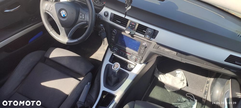 BMW Seria 3 318i Edition Exclusive - 4