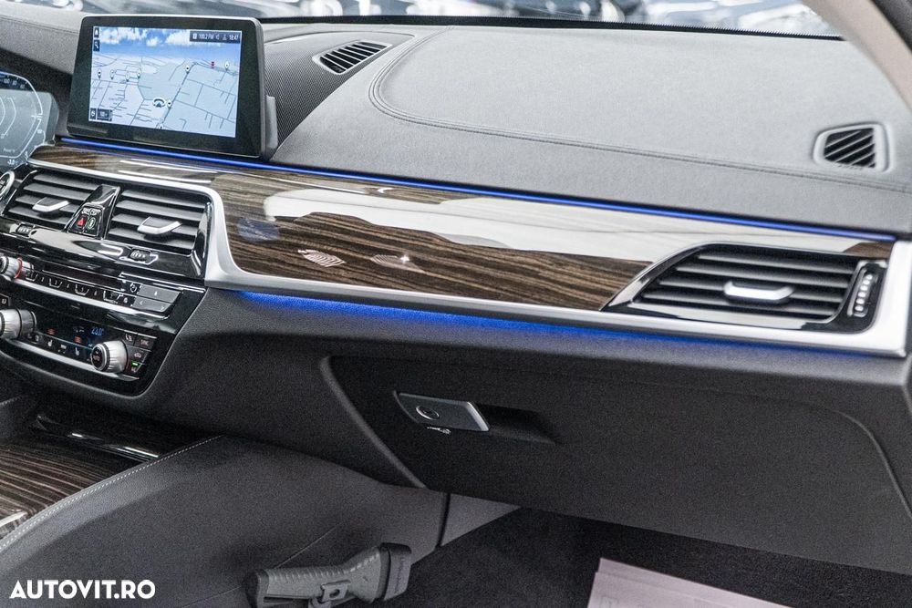 BMW Seria 5 530e iPerformance Aut. Luxury Line - 38