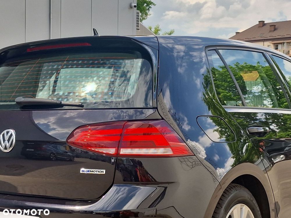 Volkswagen Golf - 24