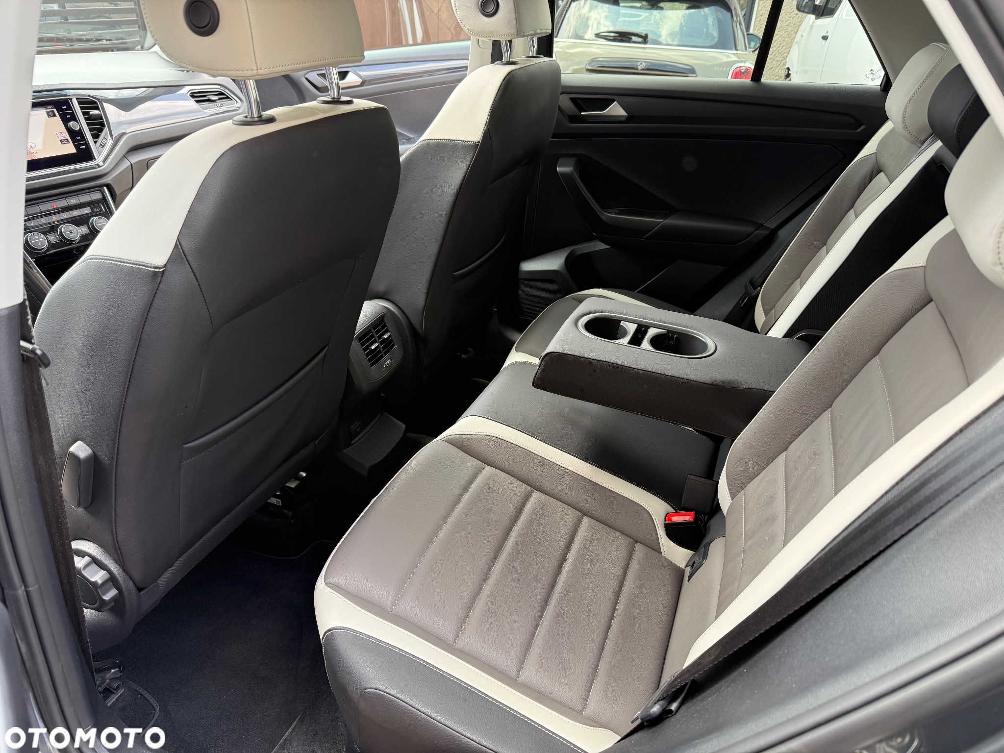 Volkswagen T-Roc 2.0 TDI SCR DSG ACTIVE - 11