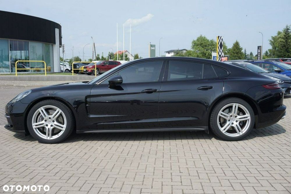Porsche Panamera 4 - 8