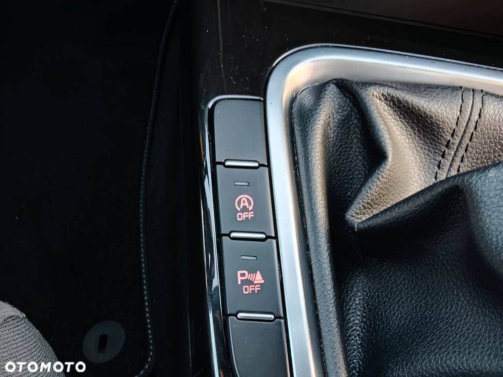 Kia Ceed 1.4 T-GDI L Business Line Plus - 36