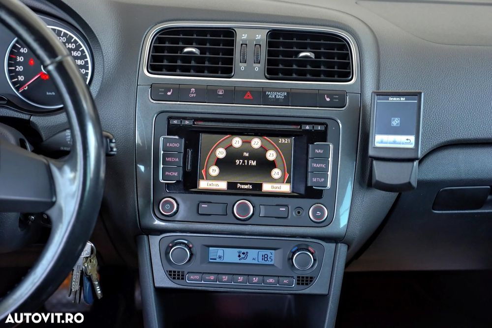 Volkswagen Polo 1.6 TDI DSG Highline - 18
