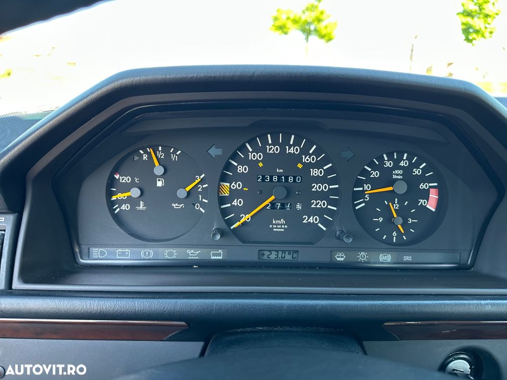 Mercedes-Benz W124 - 25