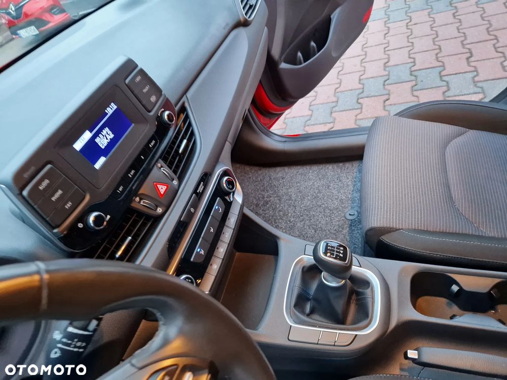 Hyundai i30 1.5 DPI Classic + - 19