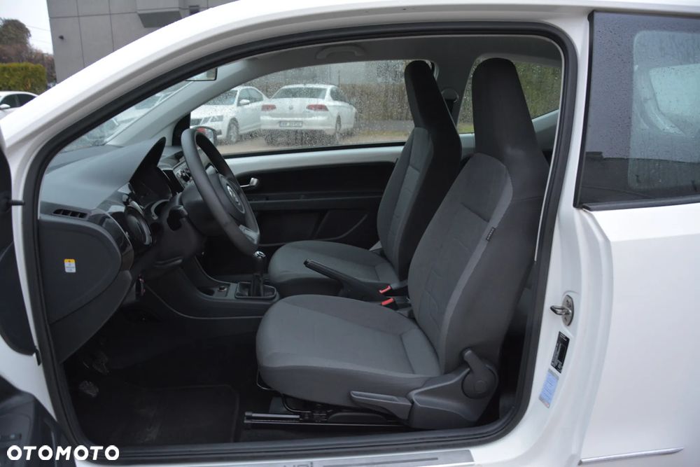 Volkswagen up! (BlueMotion Technology) move - 6