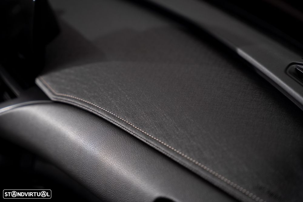 Lexus UX 250h F Sport - 32