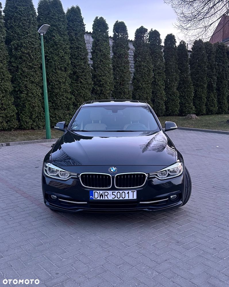 BMW Seria 3 330i Luxury Line sport - 9