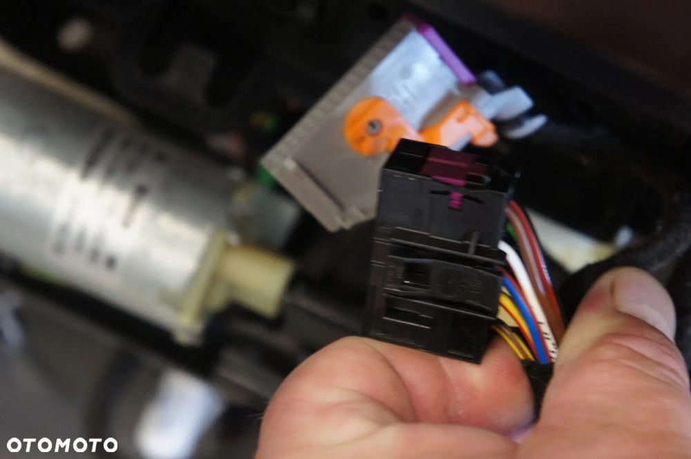 NR 63 Fotele przednie i tylne, podgrzewanie, poduszki, tunel Audi A6 4G0 - 10