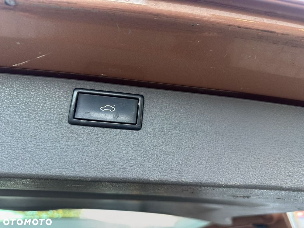 Volkswagen Caravelle - 30