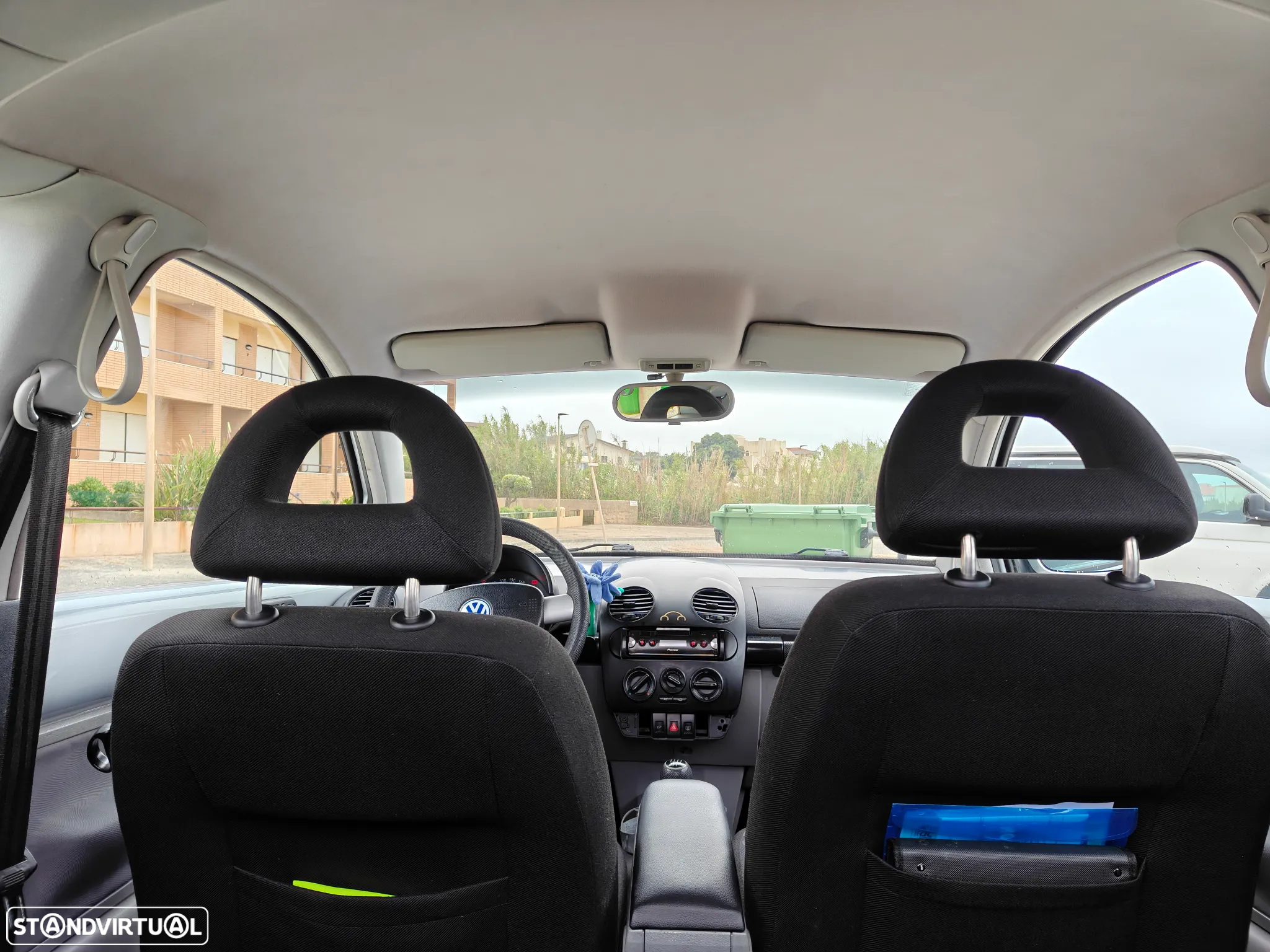 VW New Beetle 1.6 - 11