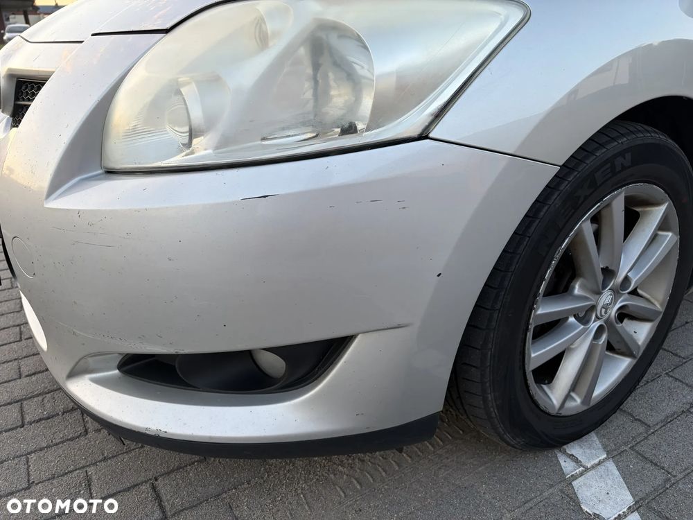 Toyota Auris 1.4 D-4D - 11
