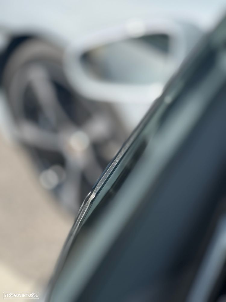 Porsche Taycan Turbo - 39