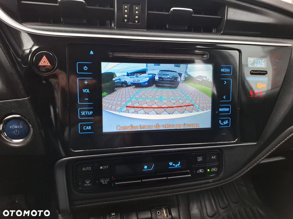 Toyota Auris 1.8 HSD Luna - 21