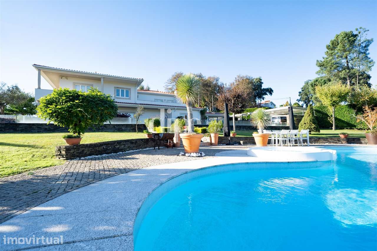 Luxuosa Moradia T3 com piscina e court de ténis - Grande imagem: 4/29