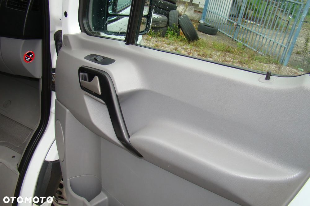 Mercedes-Benz Sprinter - 12