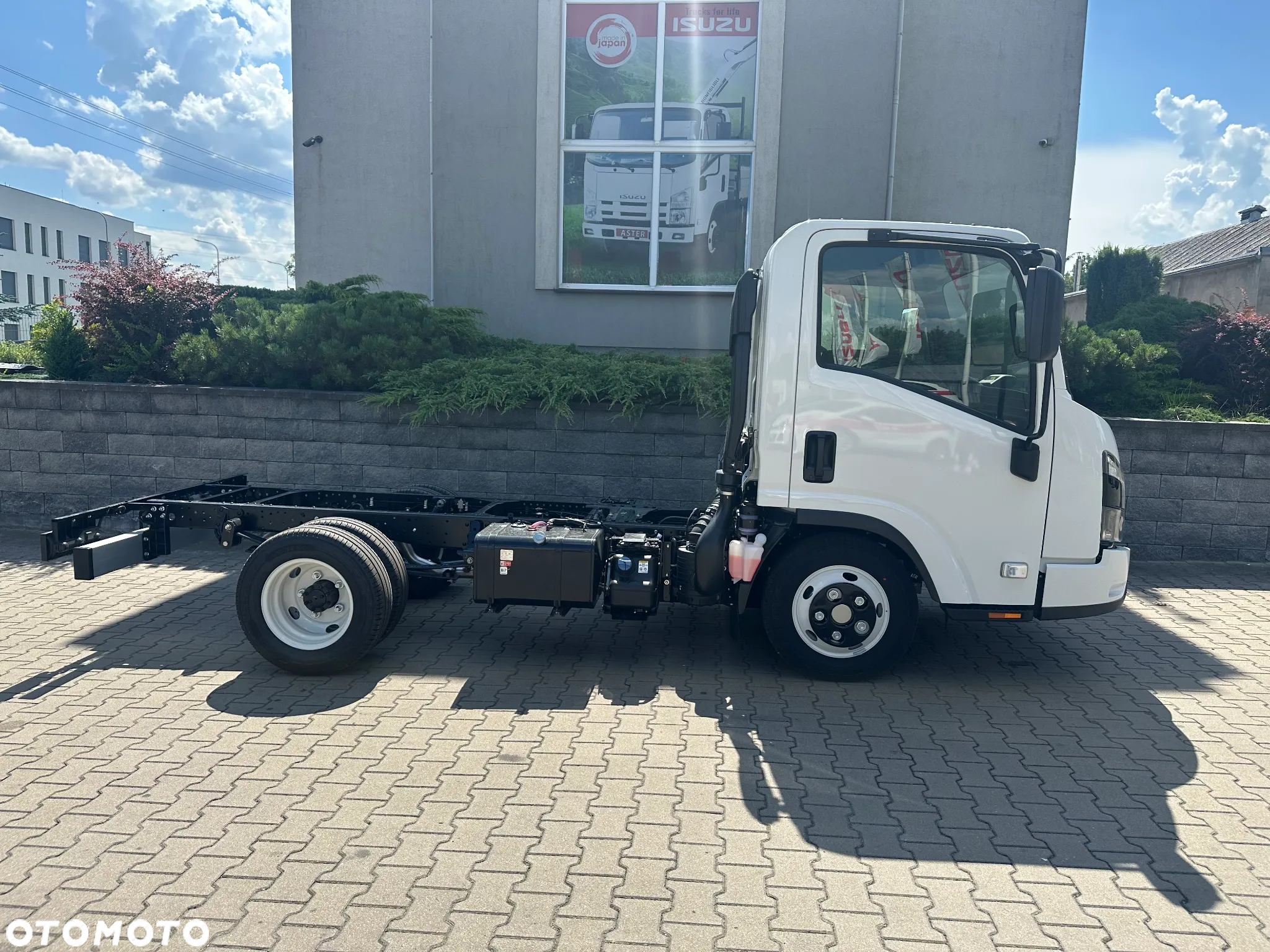 Isuzu M21 GENERATION 2 - 5