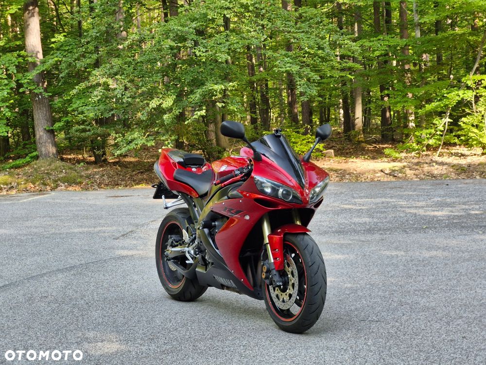 Yamaha R1 - 1