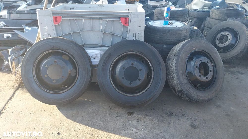 VAND SET DE JANTE COMPLETE CU CAUCIUCURI 2 DIRECTIE+4 TRAGATOR PENTRU MERCEDES ATEGO 2012, 205/75 R17.5 - 10