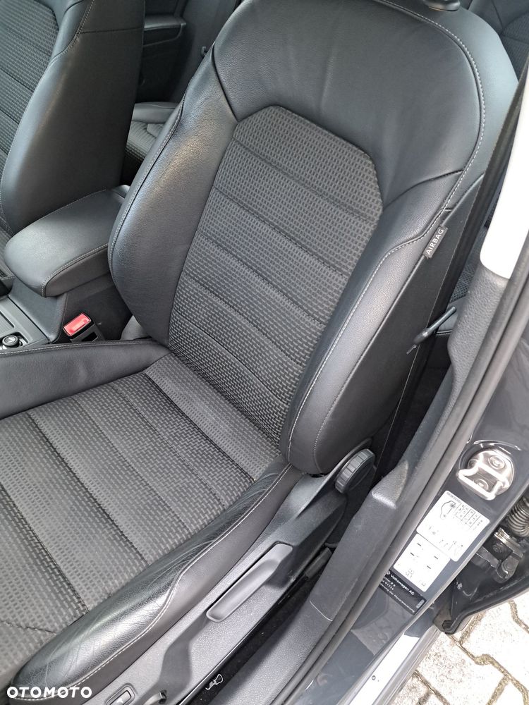 Volkswagen Golf - 11