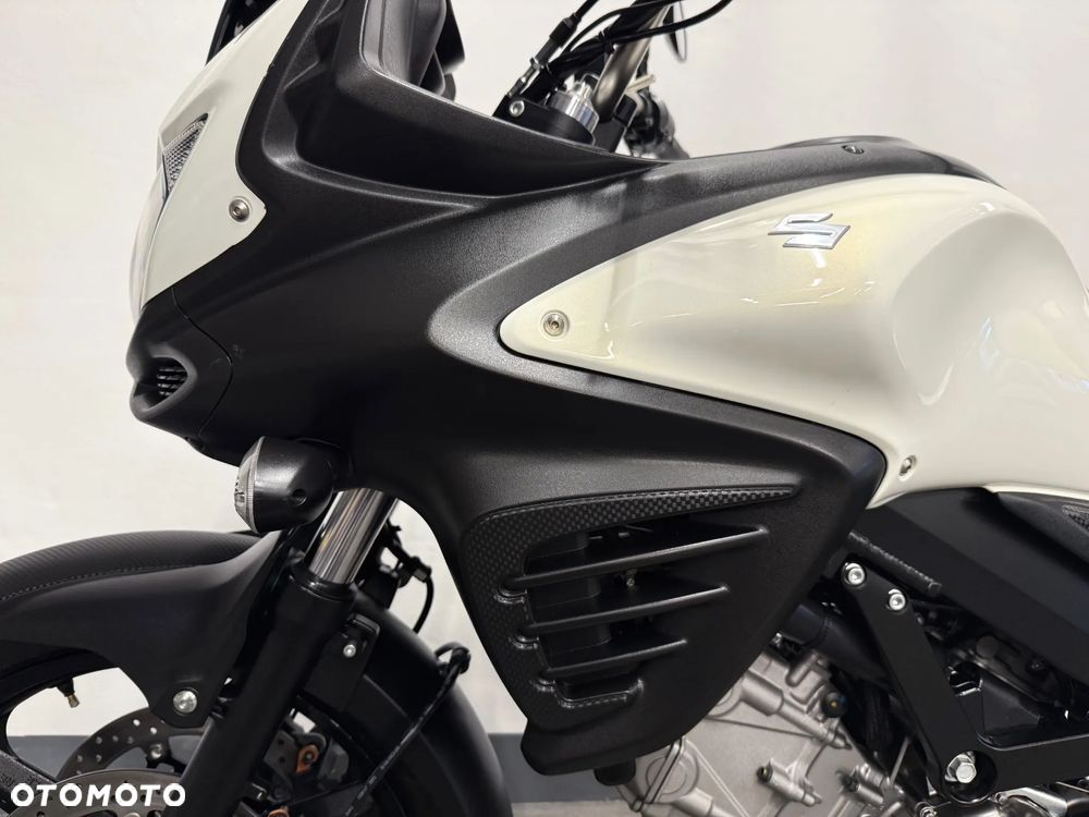 Suzuki V-STROM - 23