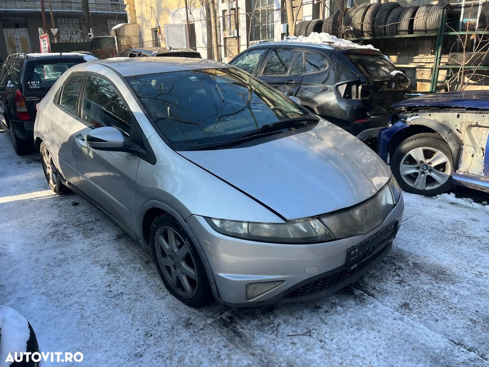 Dezmembrez Honda CIVIC 8 VIII 2006 gri argintiu 2,2 diesel - 1