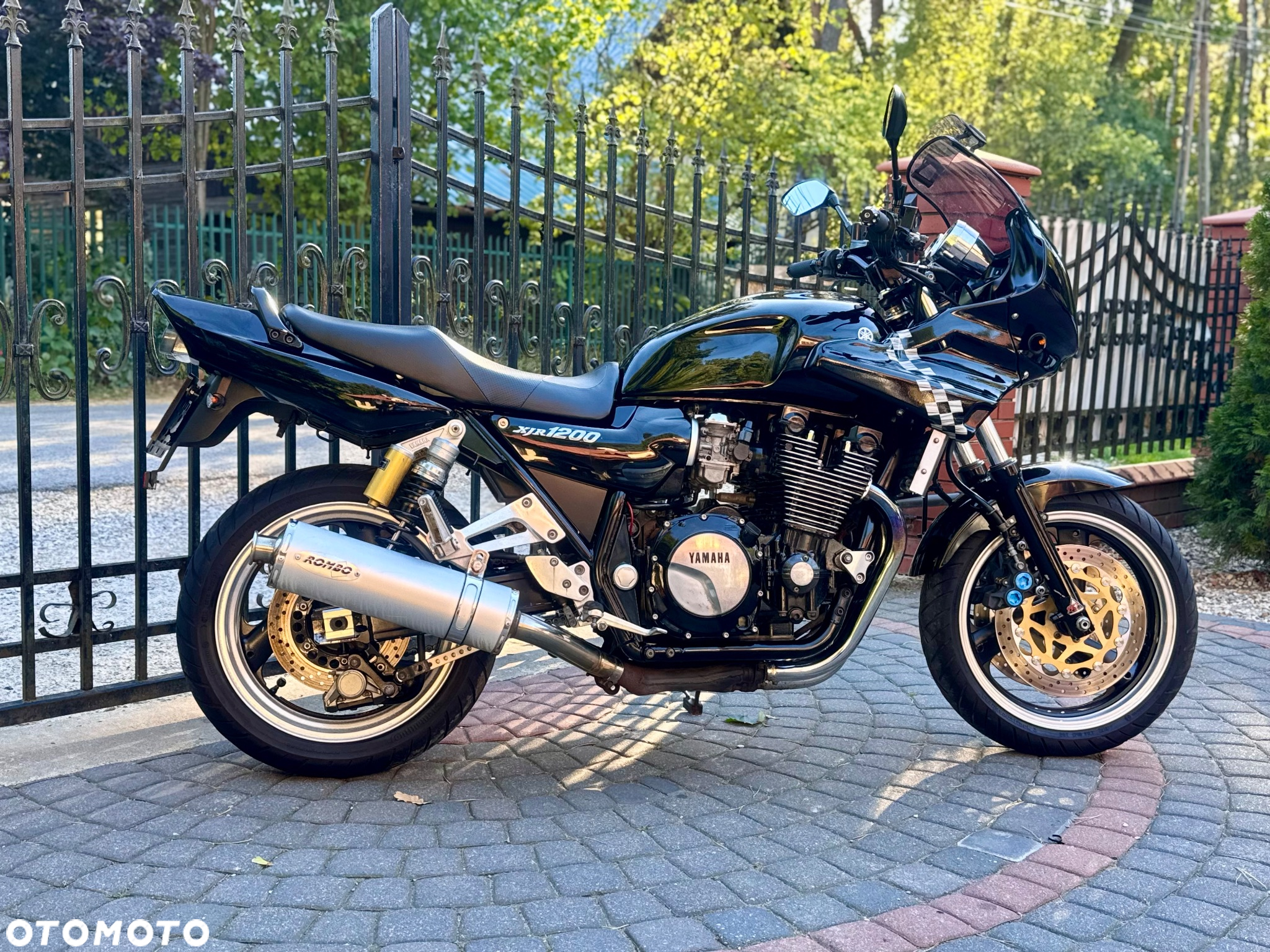 Yamaha XJR - 3