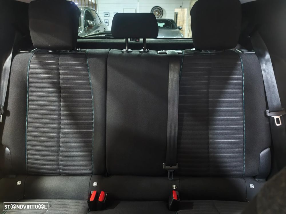 Peugeot e-208 E-Style - 17