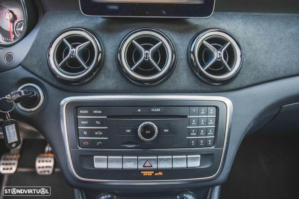 Mercedes-Benz CLA 180 d Shooting Brake AMG Line - 16