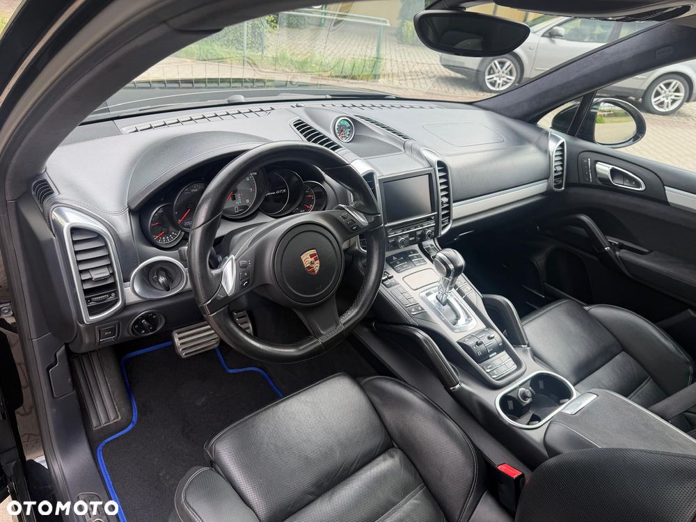 Porsche Cayenne - 5