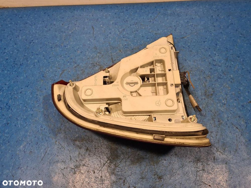 MERCEDES W 202 SEDAN LAMPA TYŁ PRAWA ZEWNĘTRZNA - 7