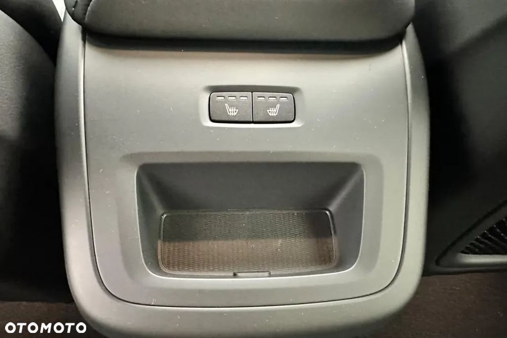 Volvo XC 60 T8 Plug-In Hybrid AWD Plus Black Edition - 21