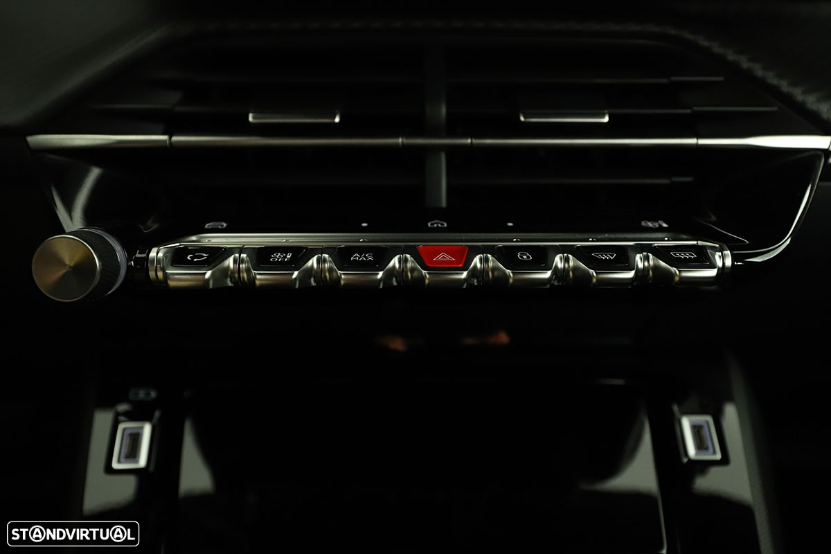 Peugeot 2008 1.2 PureTech Allure - 12