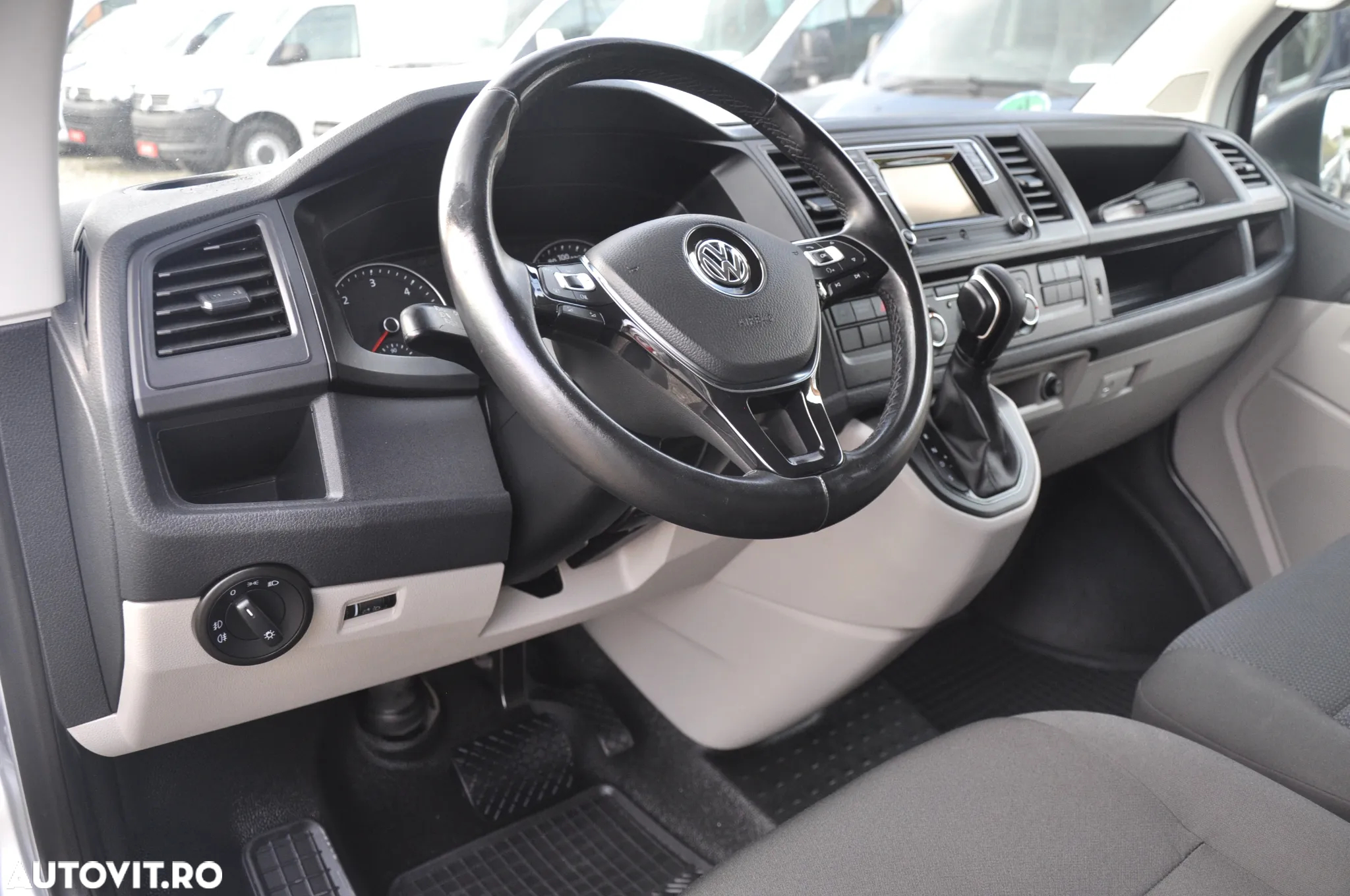 Volkswagen Transporter T6 L2H1 Van Aut. - 16