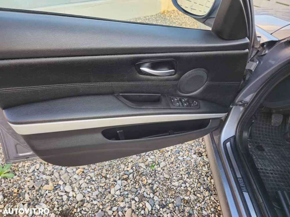 BMW Seria 3 320d xDrive DPF Touring - 14