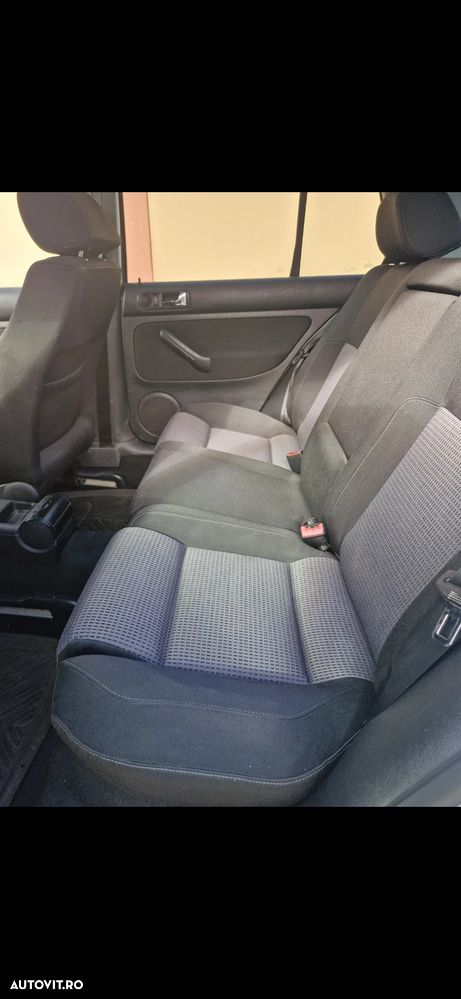 Volkswagen Golf - 5