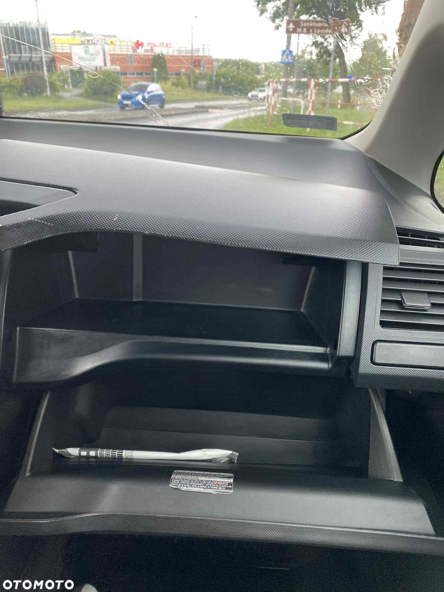 Toyota Auris - 25