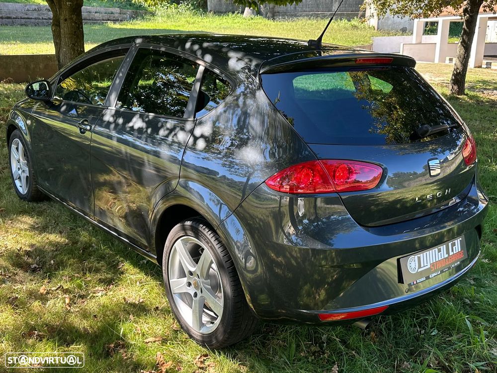 SEAT Leon 1.6 TDI Ecomotive Sport Start/Stop - 25