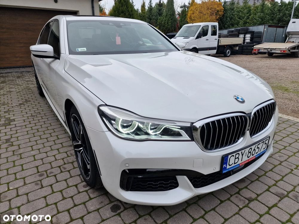 BMW Seria 7 750i xDrive - 12