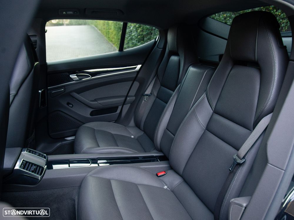Porsche Panamera Standard - 18