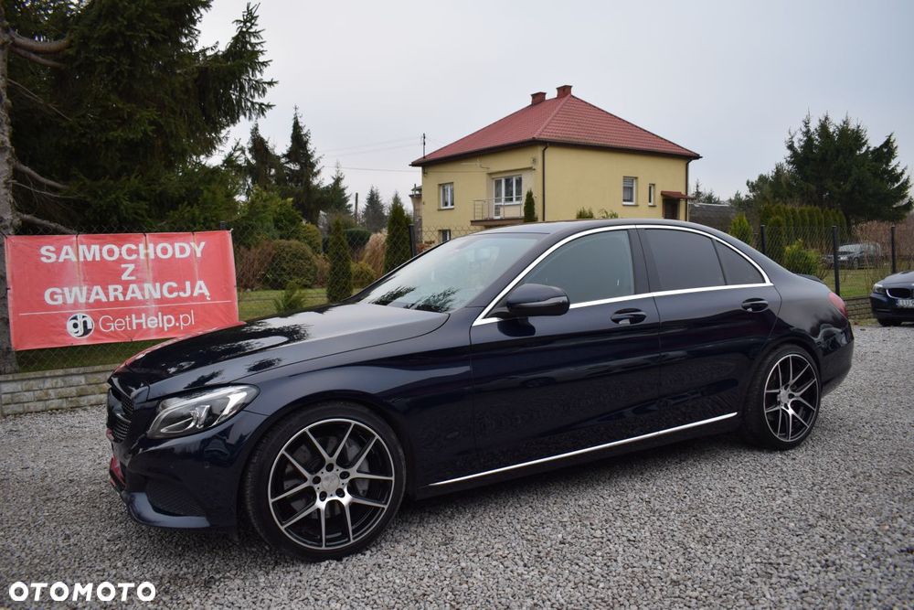Mercedes-Benz Klasa C 400 4Matic 9G-TRONIC Exclusive - 3